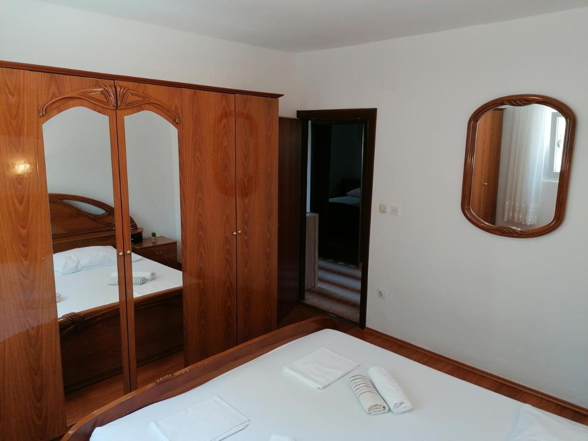 Apartments Lota Starigrad Paklenica Exteriér fotografie